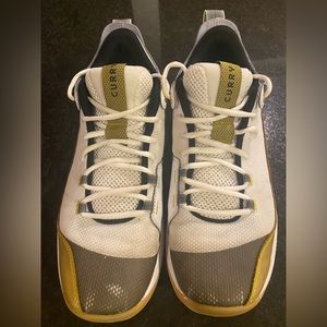 Under Armour Adults' Curry 3Z5 Basketball Shoes